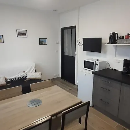 Maison Pour 2 A 4 Personnes Avec Jardin Proche De La Et Des Commerces
