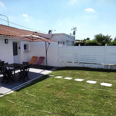 בית נופש Maison Pour 2 A 4 Personnes Avec Jardin Proche De La Et Des Commerces