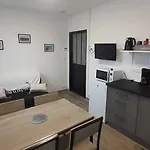 Maison Pour 2 A 4 Personnes Avec Jardin Proche De La Et Des Commerces
