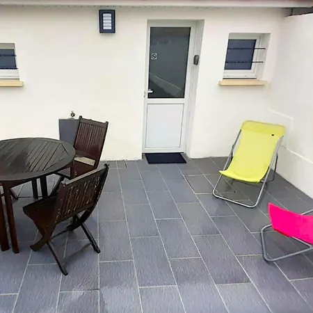 Maison Pour 2 A 4 Personnes Avec Jardin Proche De La Et Des Commerces * Royan