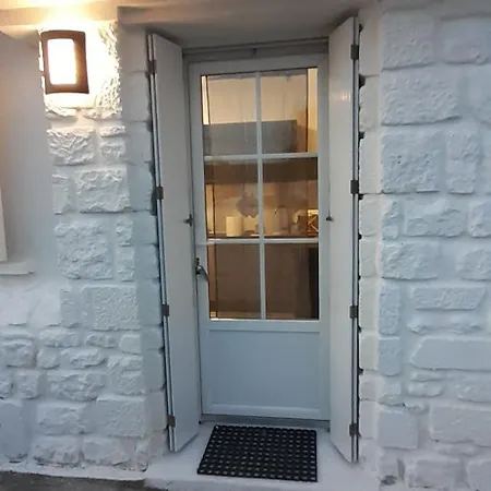 Maison Pour 2 A 4 Personnes Avec Jardin Proche De La Et Des Commerces Royan