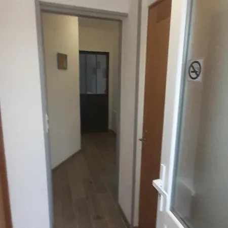 Holiday home Maison Pour 2 A 4 Personnes Avec Jardin Proche De La Et Des Commerces *