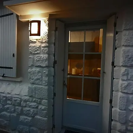 Maison Pour 2 A 4 Personnes Avec Jardin Proche De La Et Des Commerces