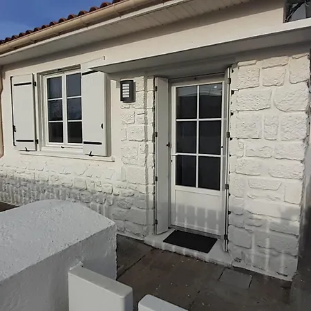 Maison Pour 2 A 4 Personnes Avec Jardin Proche De La Et Des Commerces Royan