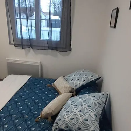 Дом отдыха Maison Pour 2 A 4 Personnes Avec Jardin Proche De La Et Des Commerces
