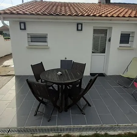 Maison Pour 2 A 4 Personnes Avec Jardin Proche De La Et Des Commerces Holiday home *