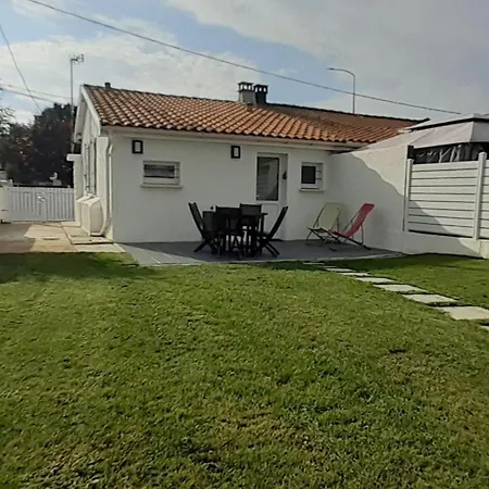 Maison Pour 2 A 4 Personnes Avec Jardin Proche De La Et Des Commerces