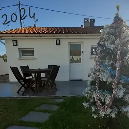 Maison Pour 2 A 4 Personnes Avec Jardin Proche De La Et Des Commerces Руайян